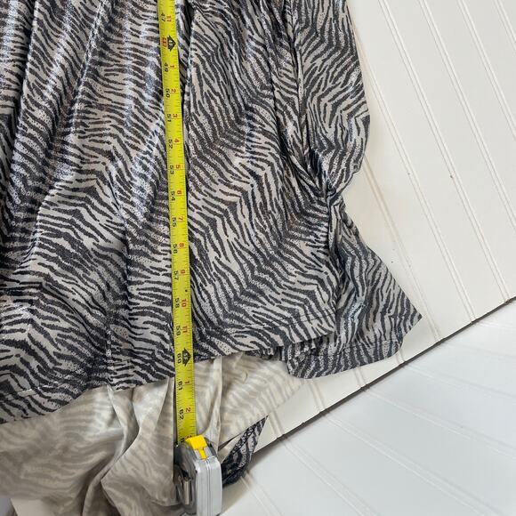 NWT Camille La Vie Animal Print Sequin Halter Open Back Maxi Dress Size 4 - Picture 6 of 9